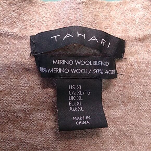 Tahari XL Merino Wool Blend Womens XL Buttons down each Side Back Sweater - Picture 2 of 7